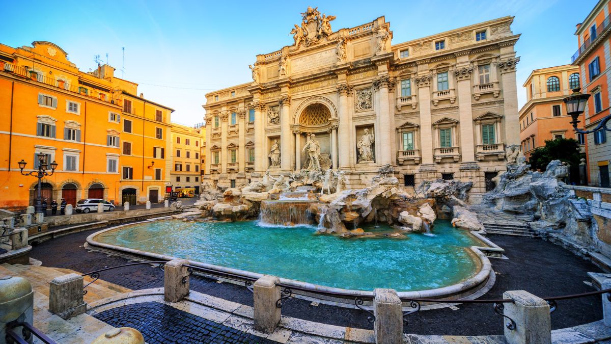 Trevi Fountain Introduces Entry Fee, Tourists Delighted: “We Don’t Wait Half an Hour”