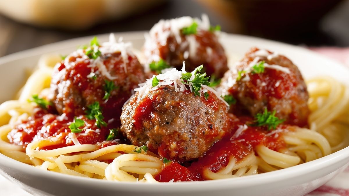 35 Foods You Should Never Eat Before Bed