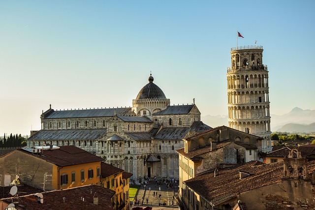 Leaning Tower Of Pisa Tourist Crowds