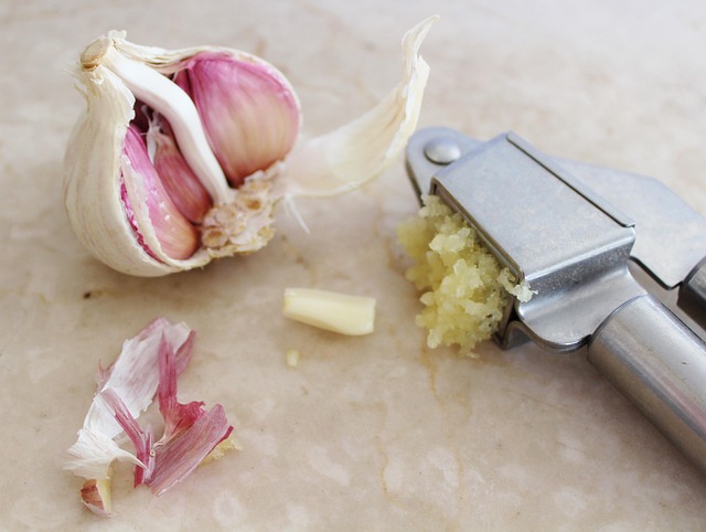 Garlic Press Cleaning Toothbrush