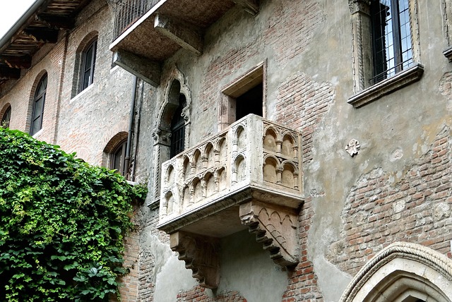 Juliets House Verona Balcony Tourists