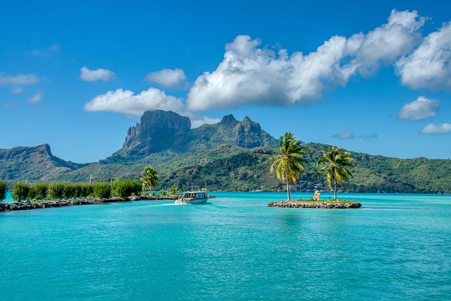 Bora Bora Overwater Bungalows Turquoise Lagoon