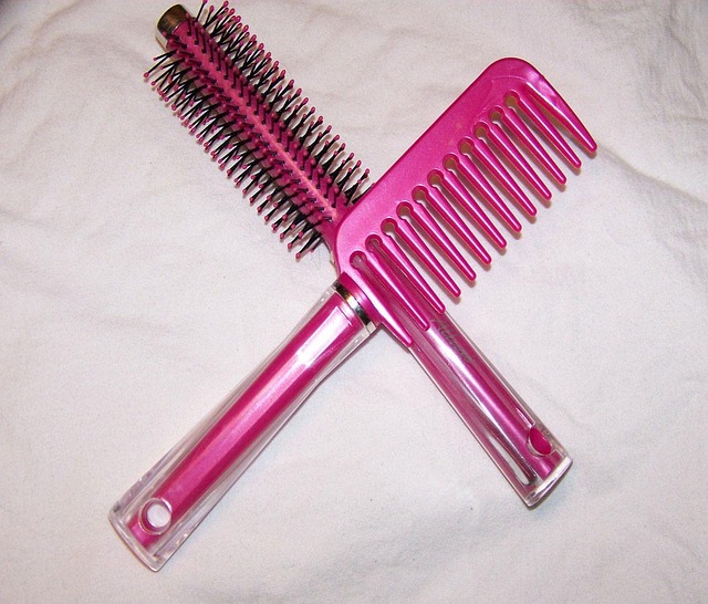 Wide-tooth Combs Flexible Detangling Brushes Seamless Combs Natural Hair Care Tools
