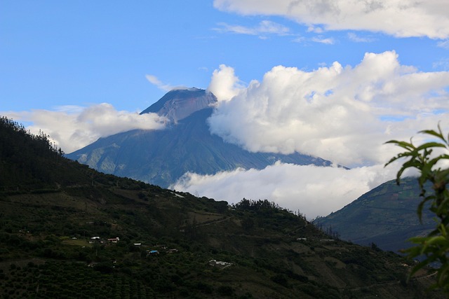 Ecuador Casa Del Arbol Swing Tungurahua Volcano Adventure