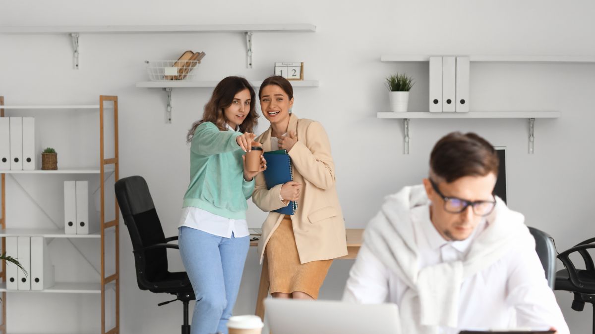 An Influencer Left His Cell Phone With His Friends and Found Out What They Truly Think of Him