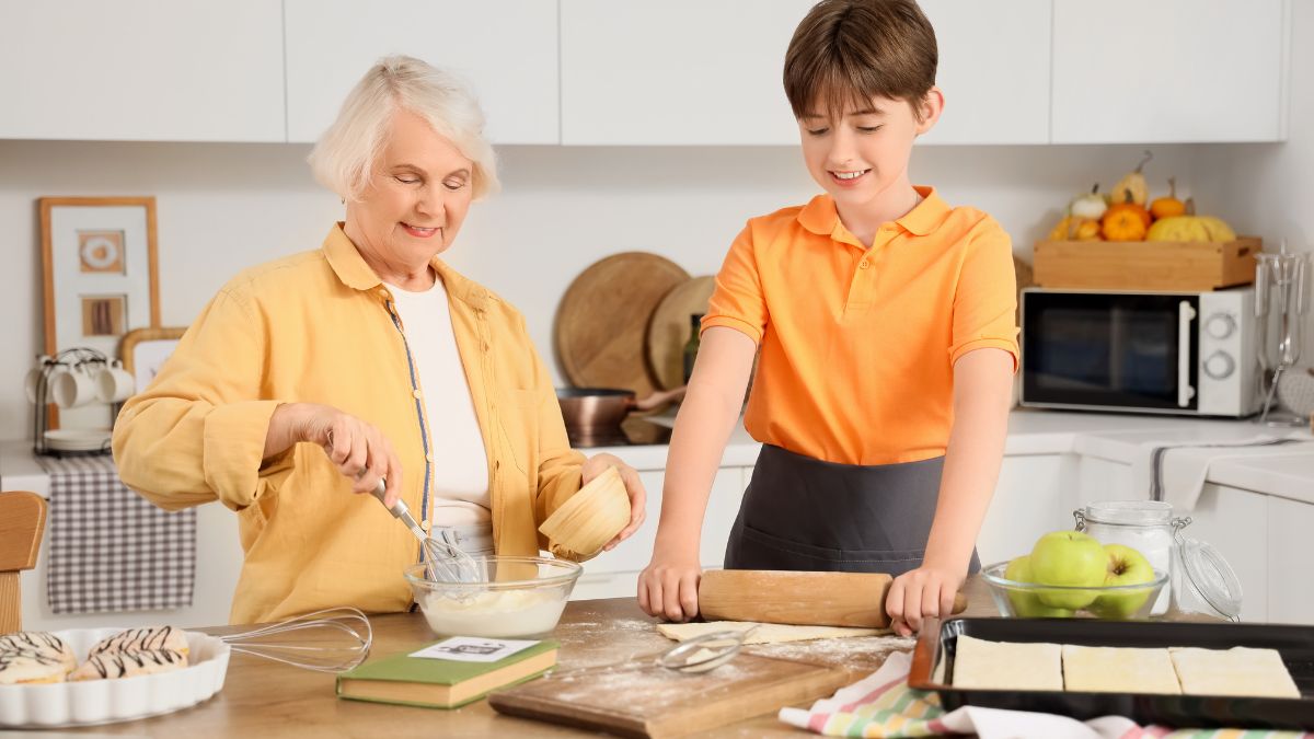 Experts Warn That One Kitchen Problem Might Be an Early Sign of Dementia