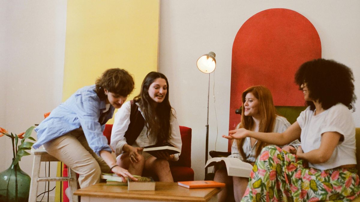 Here Are Seven Tips for Coping with Feeling Excluded in a Group of Friends