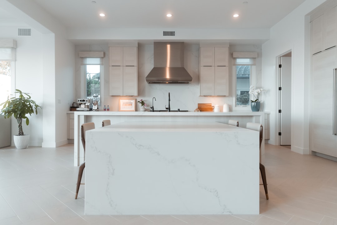 Faux Marble Quartz Kitchen Countertop
