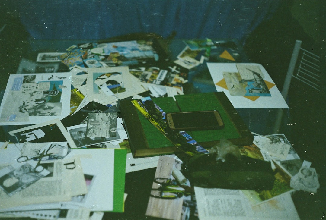 Cluttered Physical Backgrounds