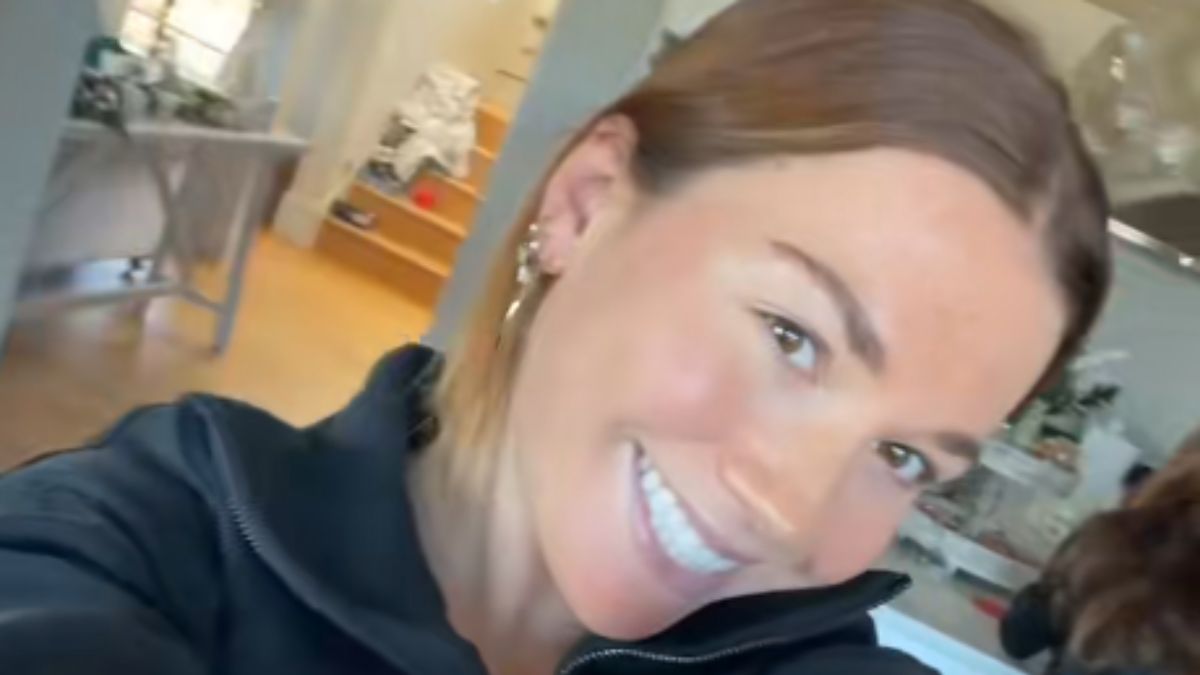 Why Tights on an Airplane Are Not a Good Idea