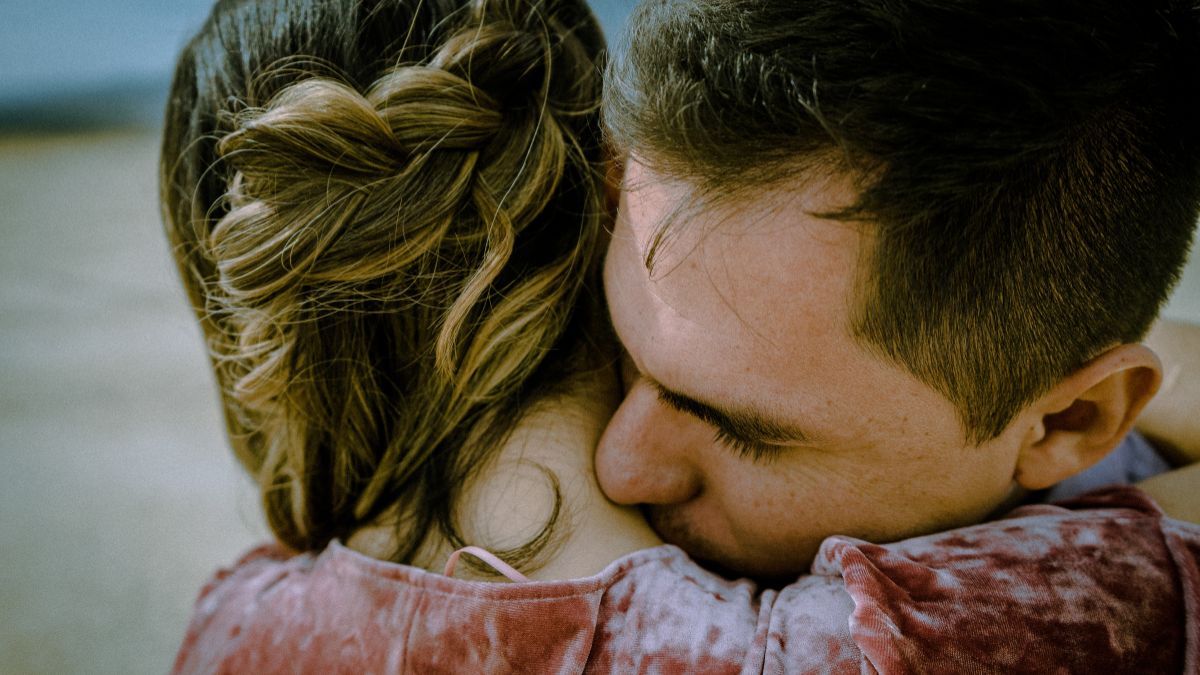 New Relationship Trend Gaining Popularity: “Relation-Sipping” Replaces Grand Gestures