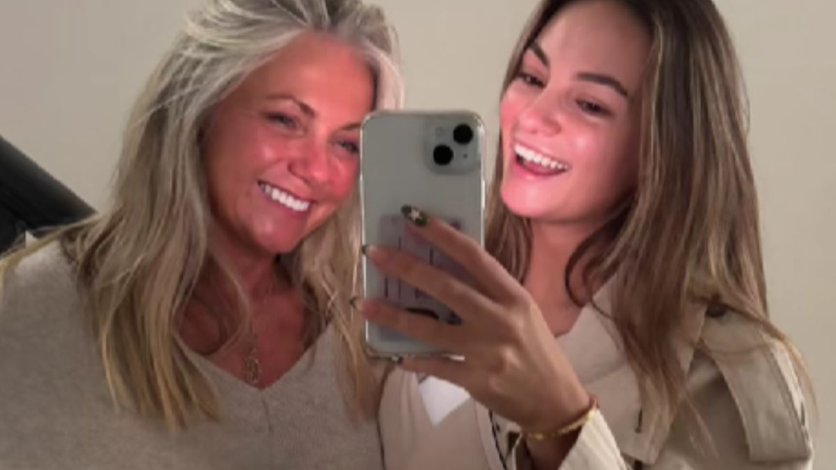 Woman Puts AirPods On Backwards and Her Daughter’s Reaction Becomes a Viral Hit