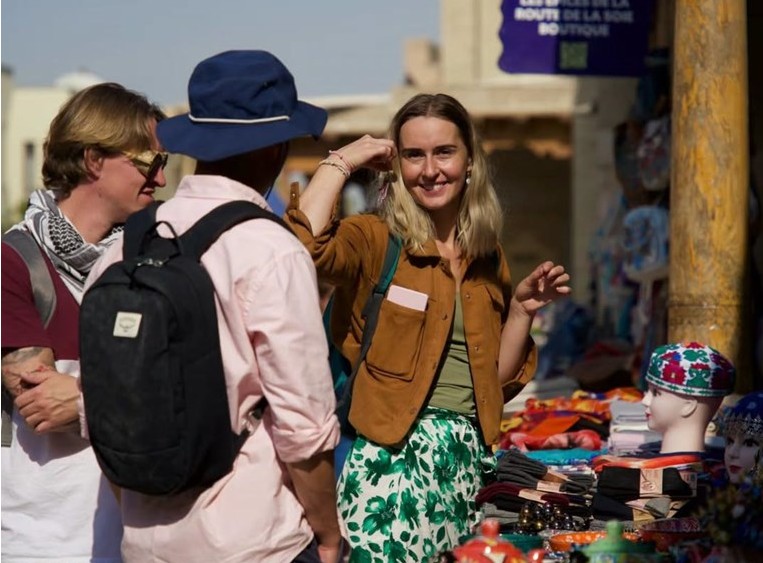 Influencer Shares How She Finds a Temporary Boyfriend in Every Country She Visits Who Pays for Dates