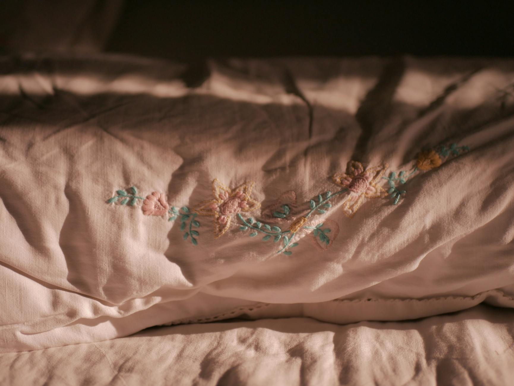 Cotton Pillowcase And Hair