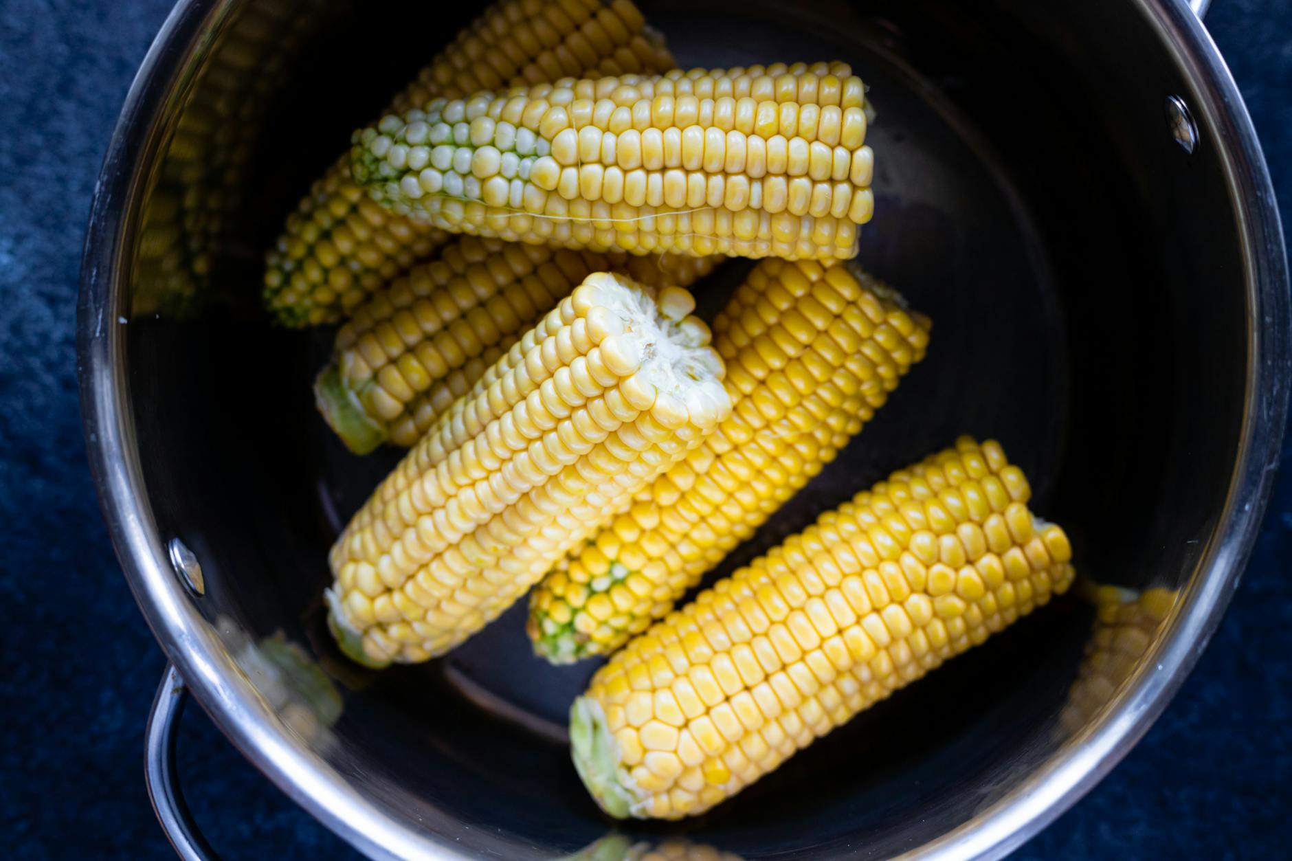 Corn On The Cob Buttered Popcorn Starchy Vegetables Foods To Avoid Before Bed Bloating Foods