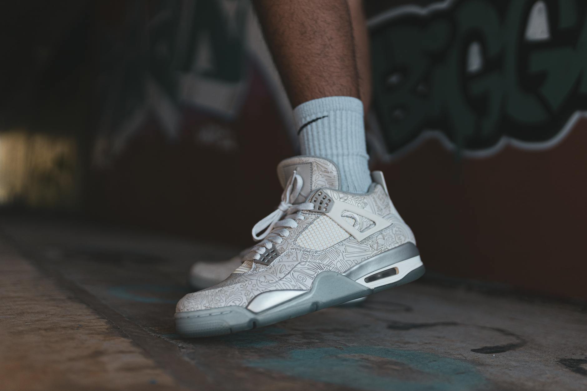 White Low-profile Sneakers For Women