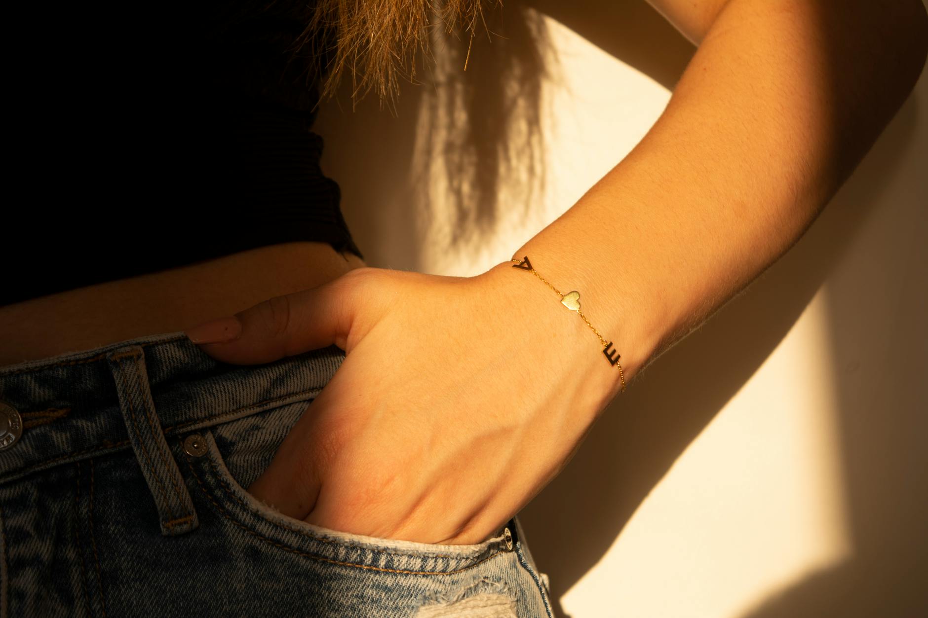 Person Hiding Hands In Pockets Body Language