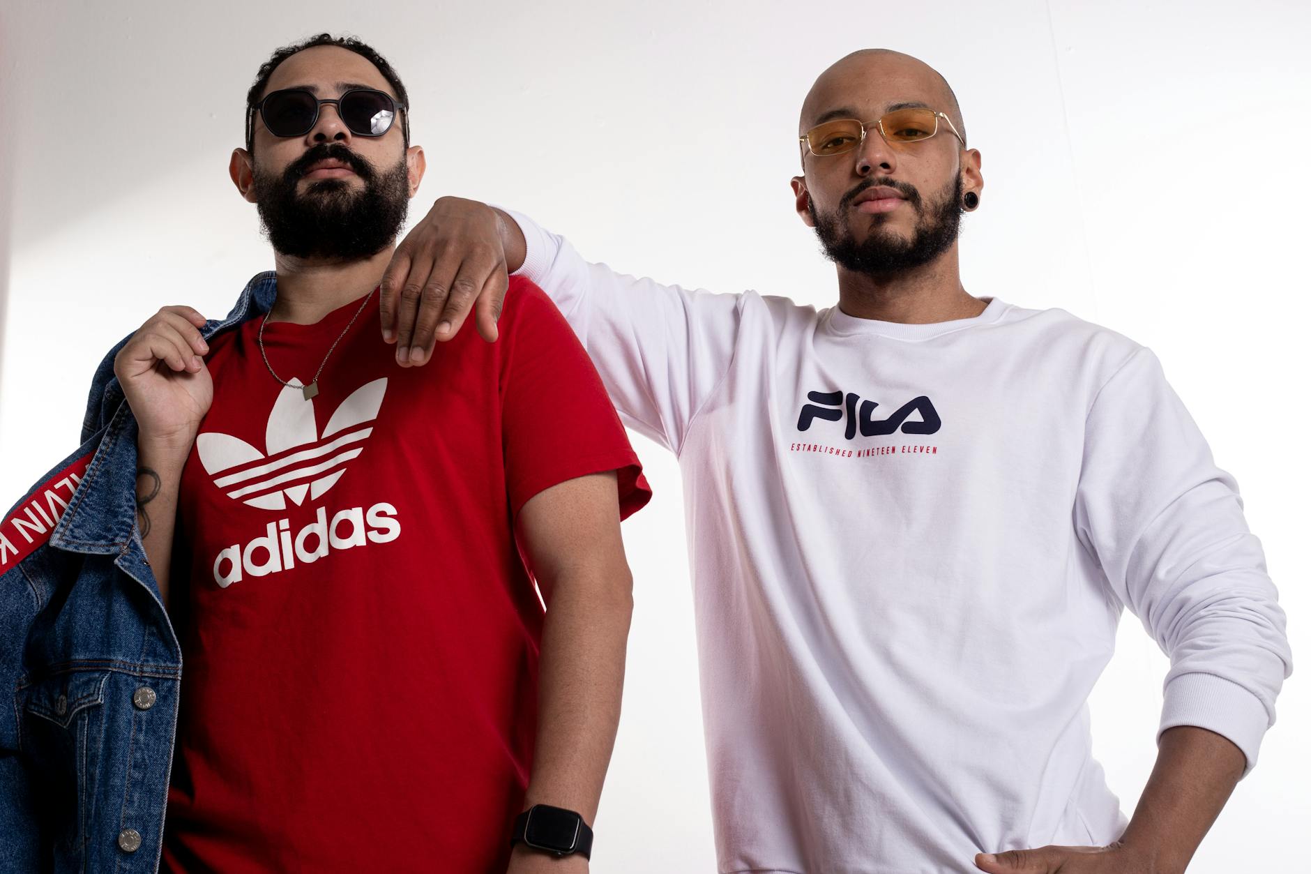 Mens Fashion Subtle Branding Logo-free Clothing