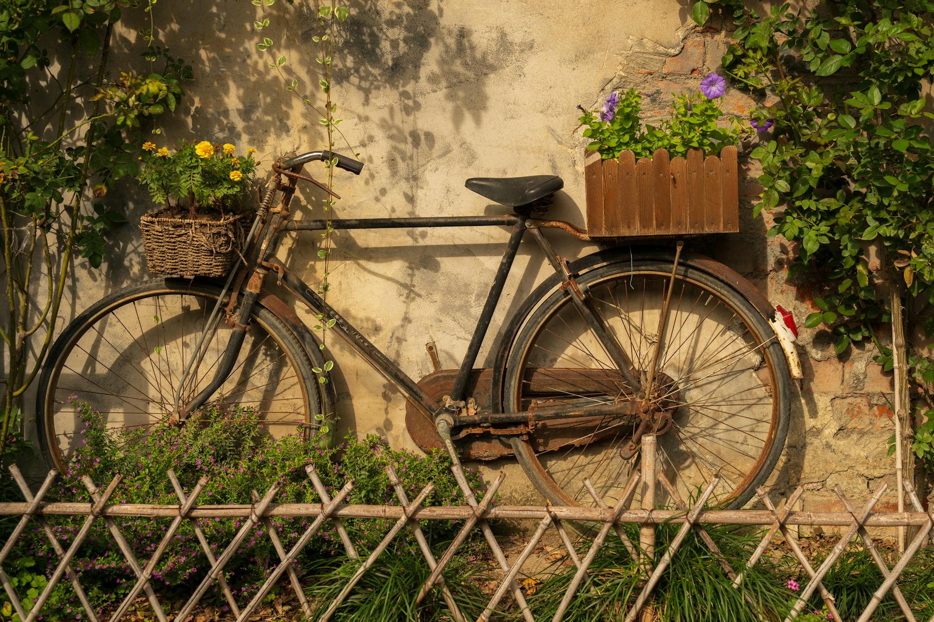 Antique Bicycle Garden Decoration