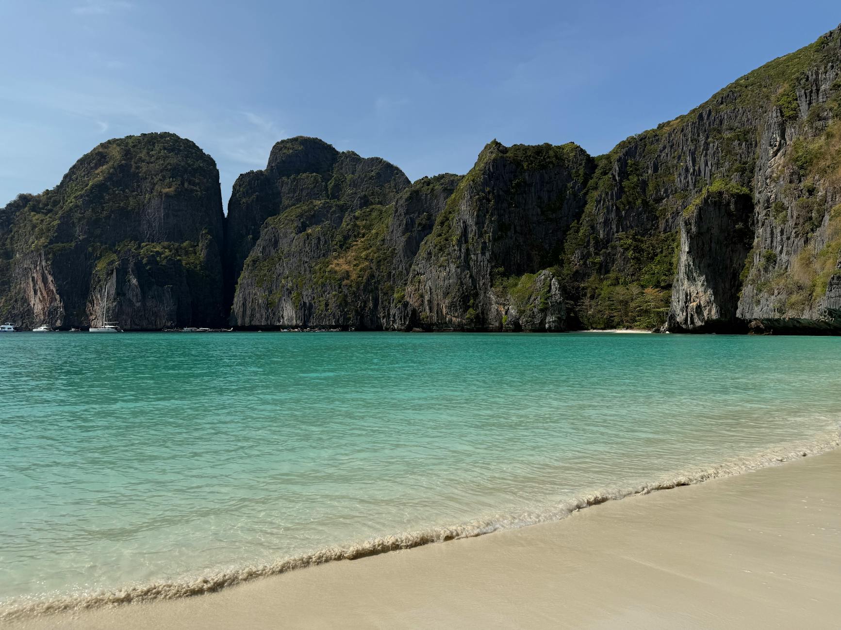 Maya Bay Koh Phi Phi Leh Clear Water Beach Tropical Beauty