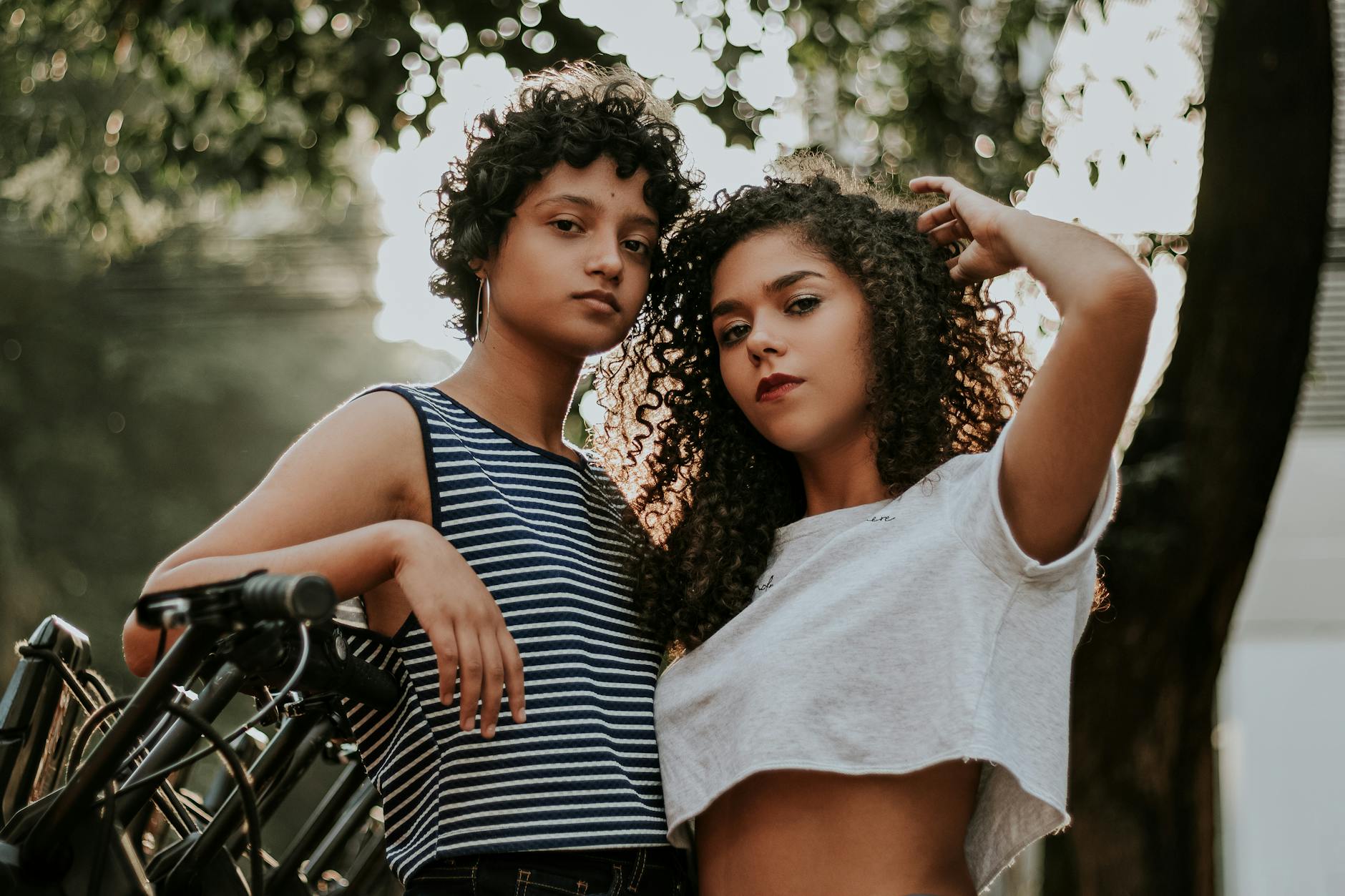 Women Fashion Trends Horizontal Stripes Crop Tops White Jeans