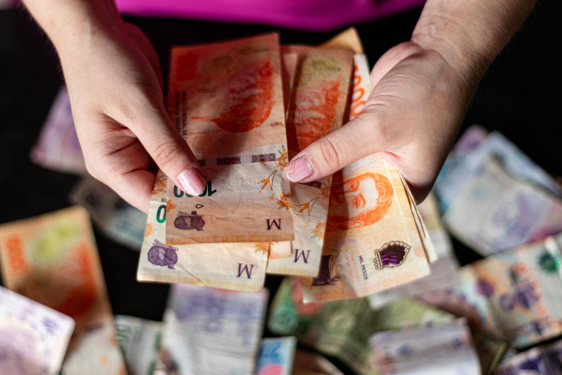 Cashier Counting Change Slowly Scam Europe