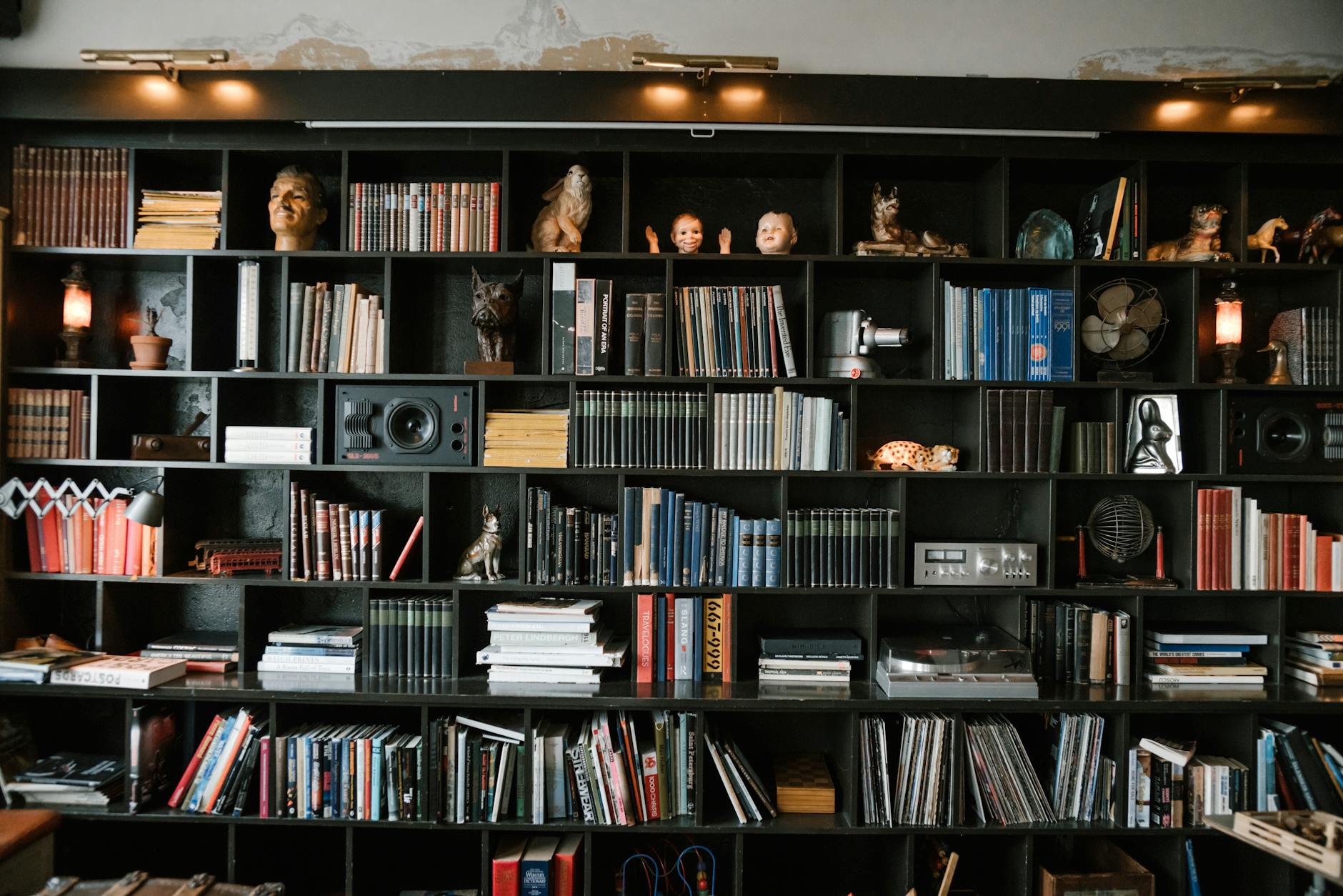 Styled Bookshelves Decor