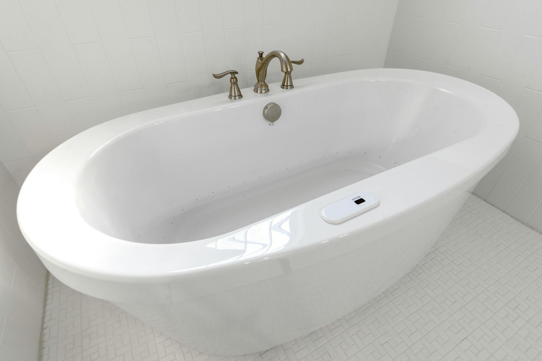 Oval Freestanding Bathtub Small Bathroom
