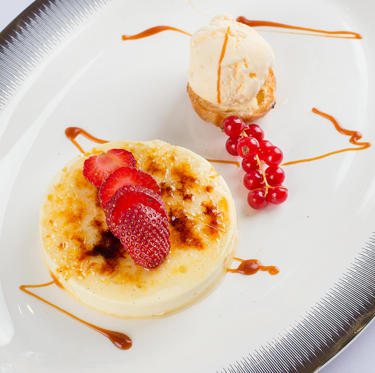 Vanilla Crème Brûlée Dessert