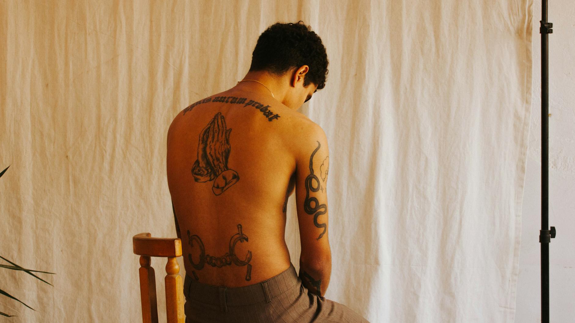 Person Leaning Back In Chair Body Language