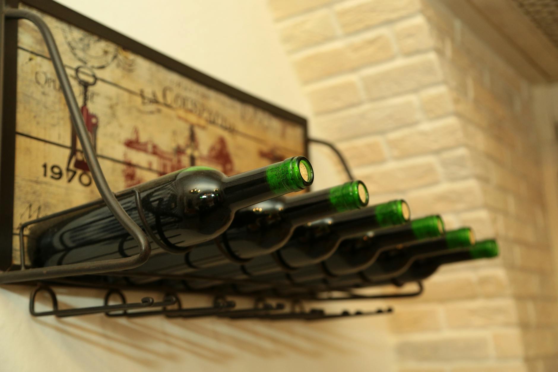 Wall-mounted Wine Rack Kitchen Organization