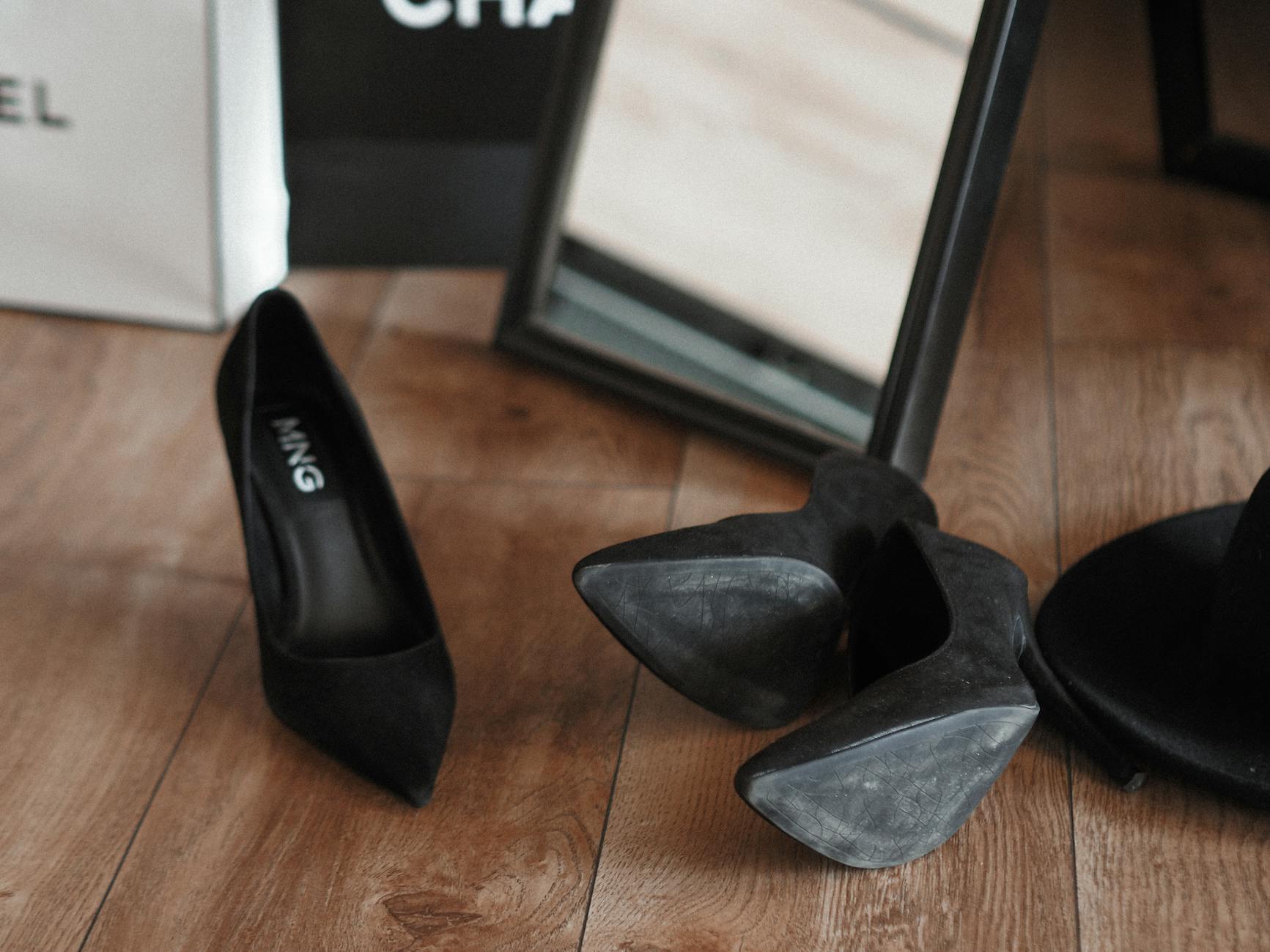 Pointed-toe Pumps Black Women Professional Wardrobe