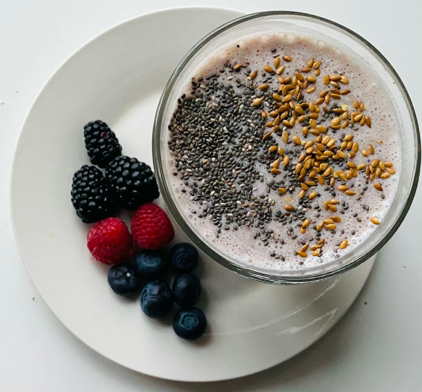 Kefir Smoothie With Strawberries And Flaxseed Meal