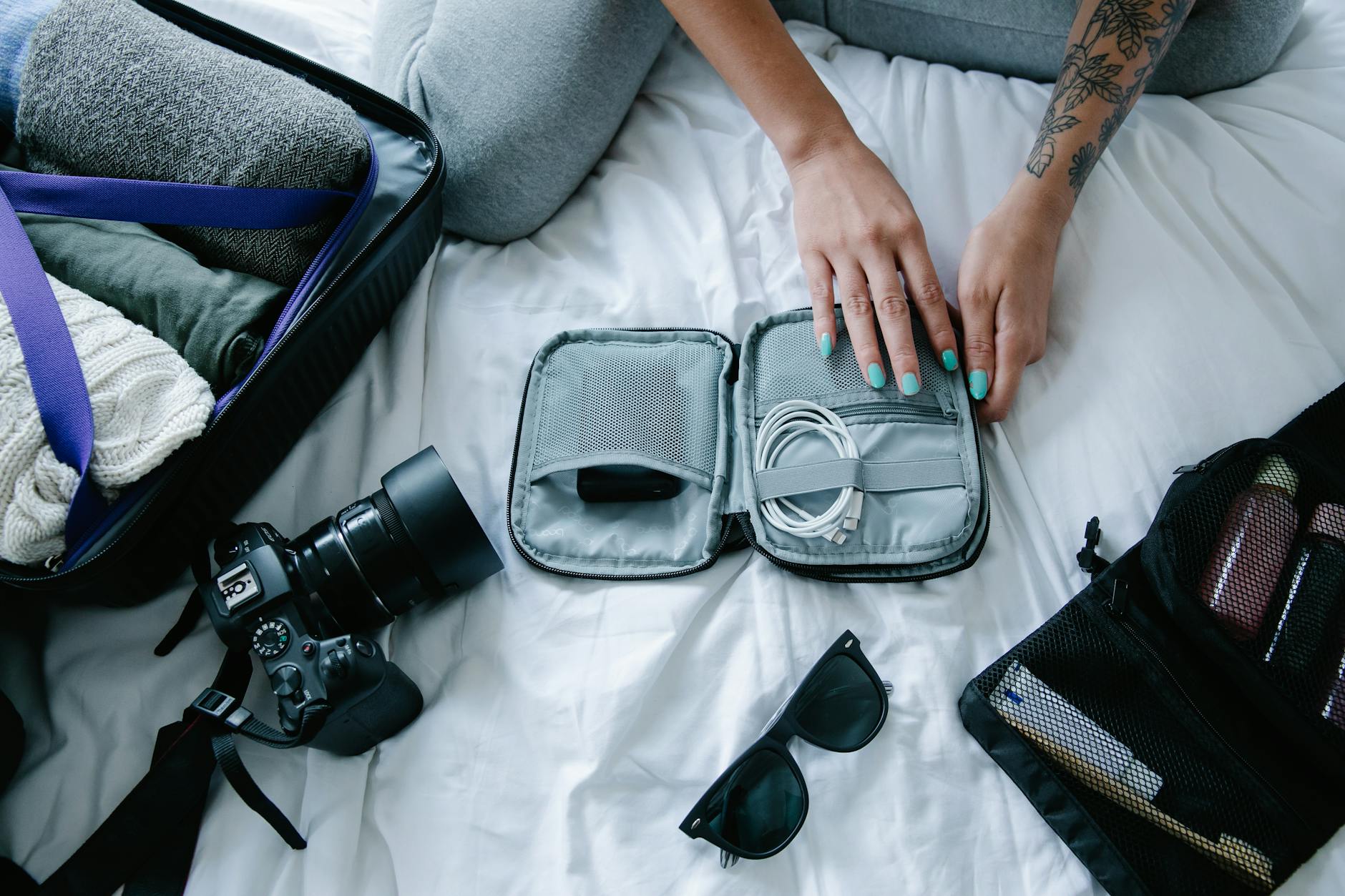 Minimalist Lifestyle Travel Packing Light