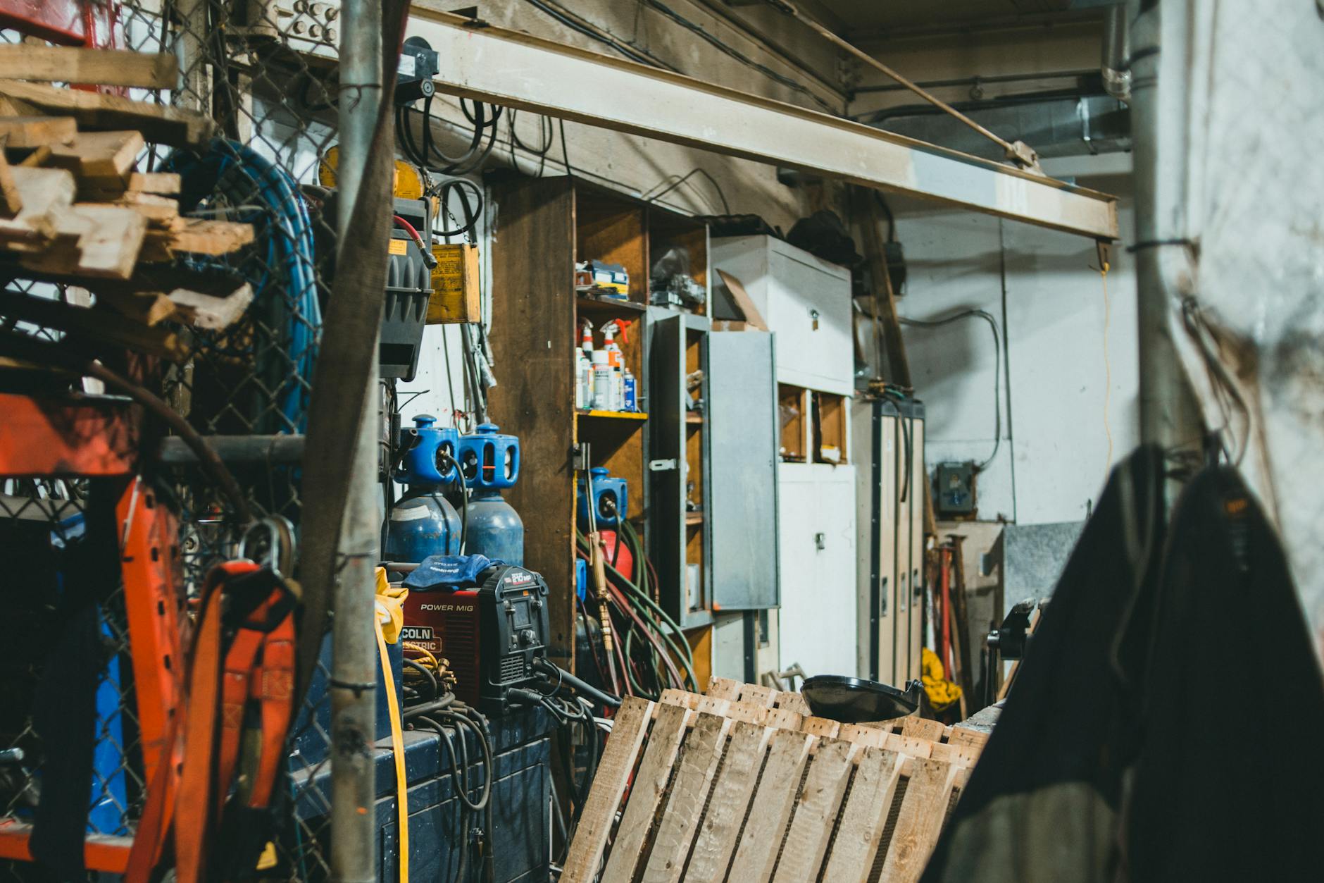 Builder-Grade Cabinet Hardware