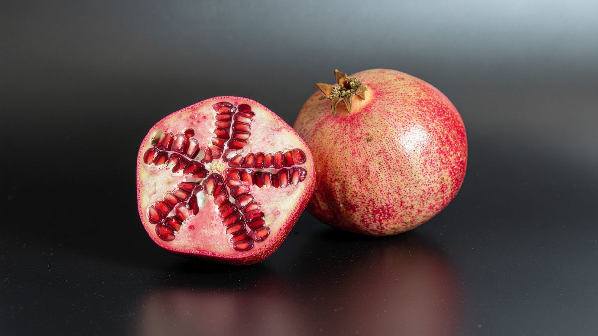 How Eating Pomegranates Influences Your Health