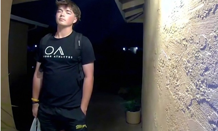 A Mom Gives Her Daughter’s Boyfriend a Spanish Lesson at the Front Door, and People Are Saying: “He’s a Real Catch”