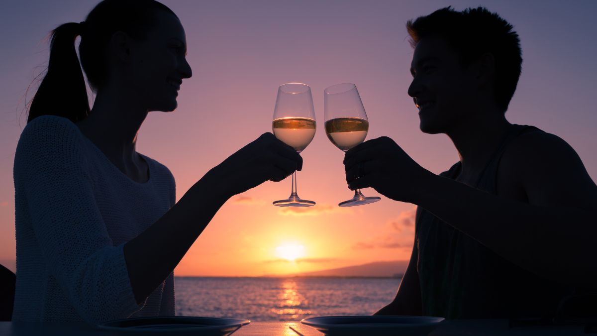 Young Daters Adopt New Rule to Navigate Modern Chaos: “Sunset Clause”