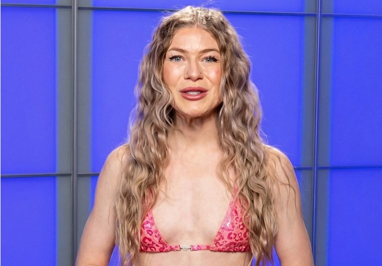 Bikini Report’s Most Important Story Features a Cropped Doberman