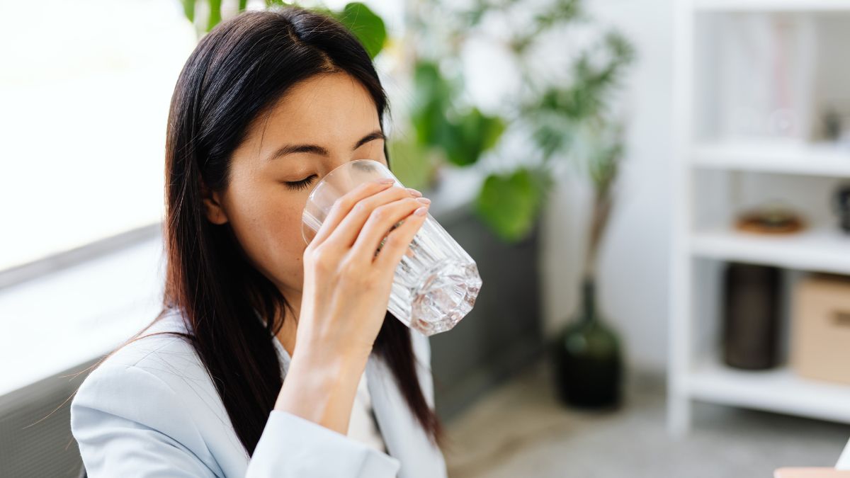 More and More People Drink Warm Water in the Morning Is It Healthy