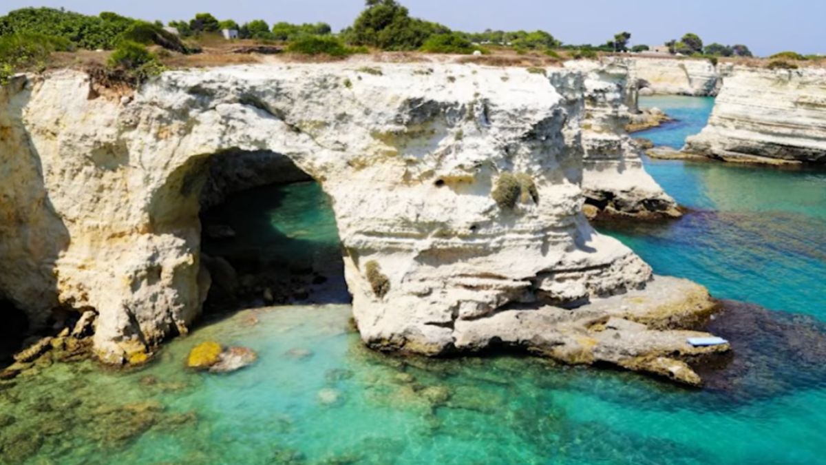 Italy’s Famous Arch of Love Crumbles into the Sea on Valentine’s Day