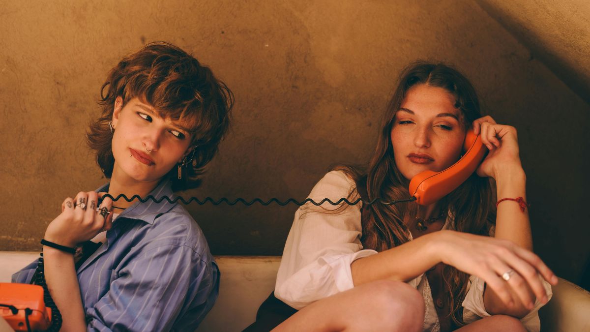 Forgotten Habits: How Teen Life Looked Without Mobile Phones