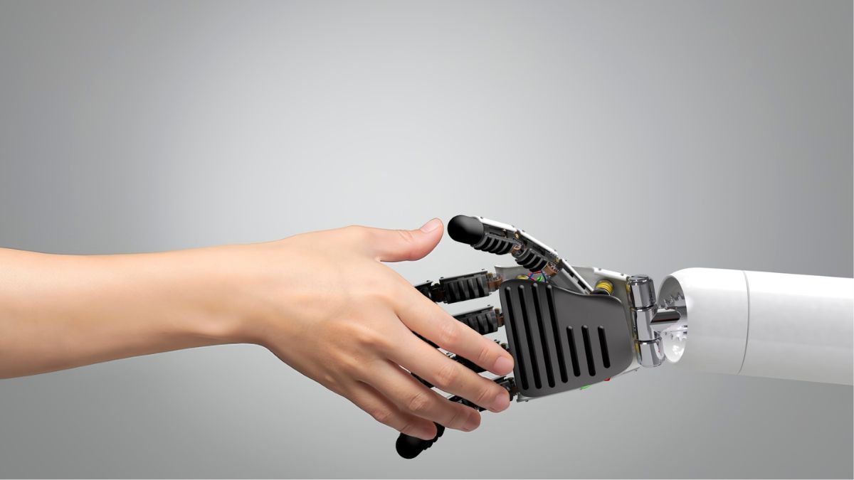 A Cambridge Professor Explains Why You Should Be Polite to AI