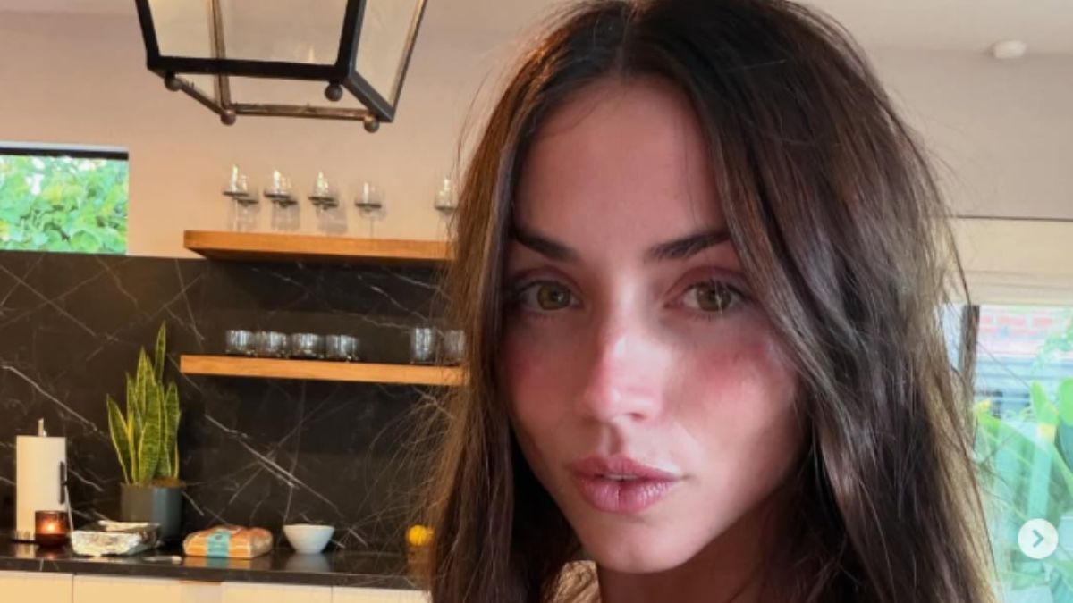 Ana de Armas’ Sheer Black Gown Is the Ultimate Throwback Red Carpet Statement
