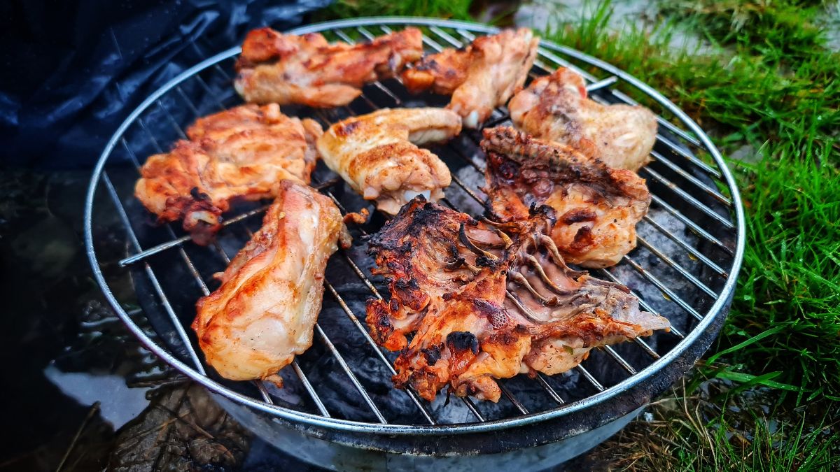 Mistakes You Make When Grilling That Dry Out Your Meat