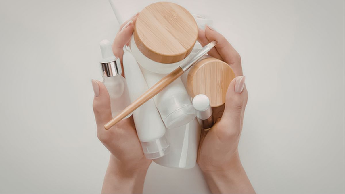 Banned Ingredients in Beauty Products That Big Brands Still Use