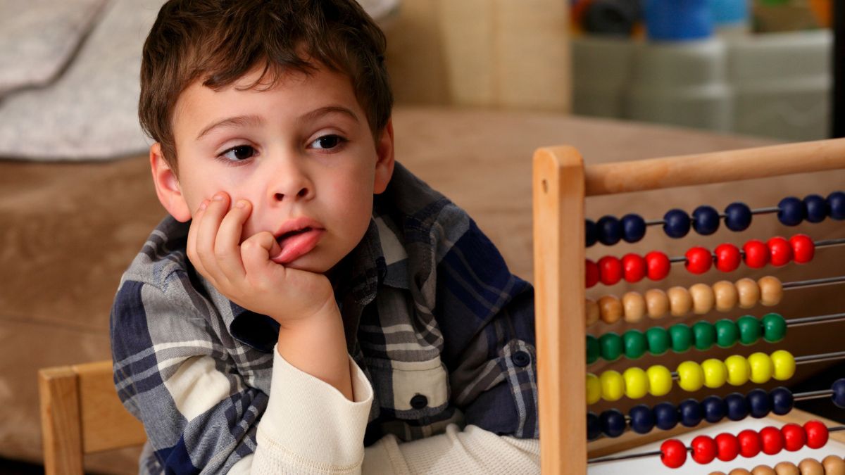 What to Say to a Bored Child According to a Parenting Expert