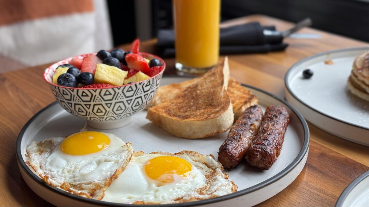 How Soon After Waking Up Should You Eat Breakfast