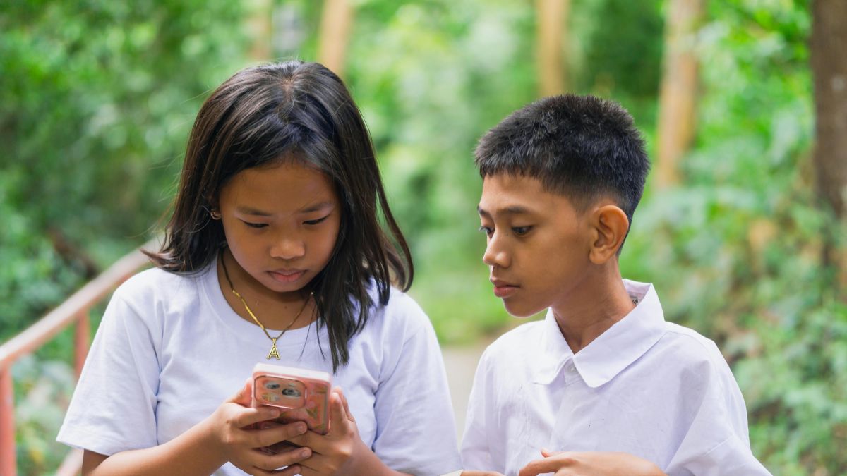 30 Reasons Why You Should Stop Posting Your Children on Social Media