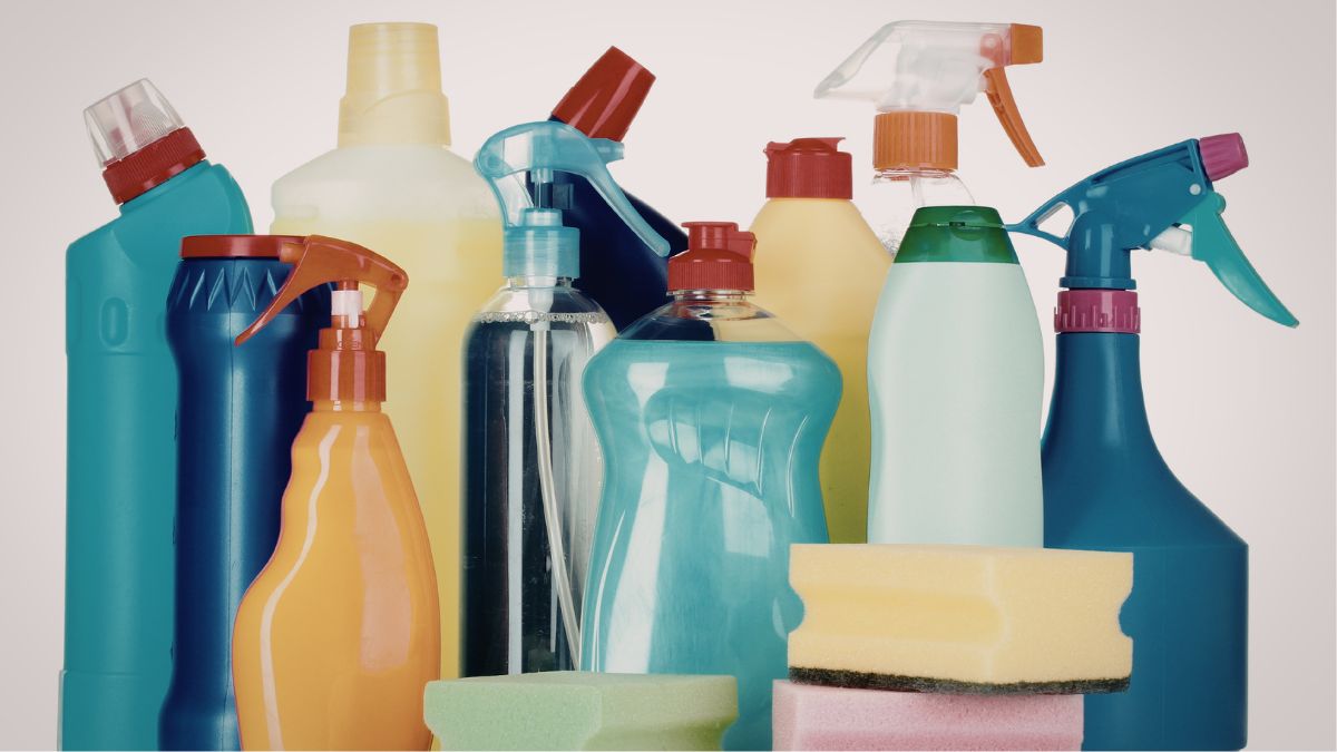 Cleaning Products You Should Never Mix Together Under Any Circumstances